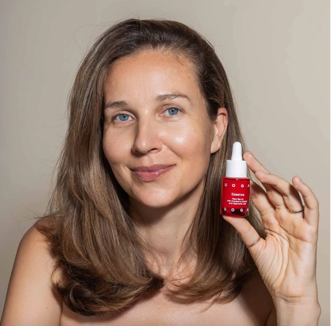 Uoga Uoga蔓越莓萃取物和透明質酸臉部精華