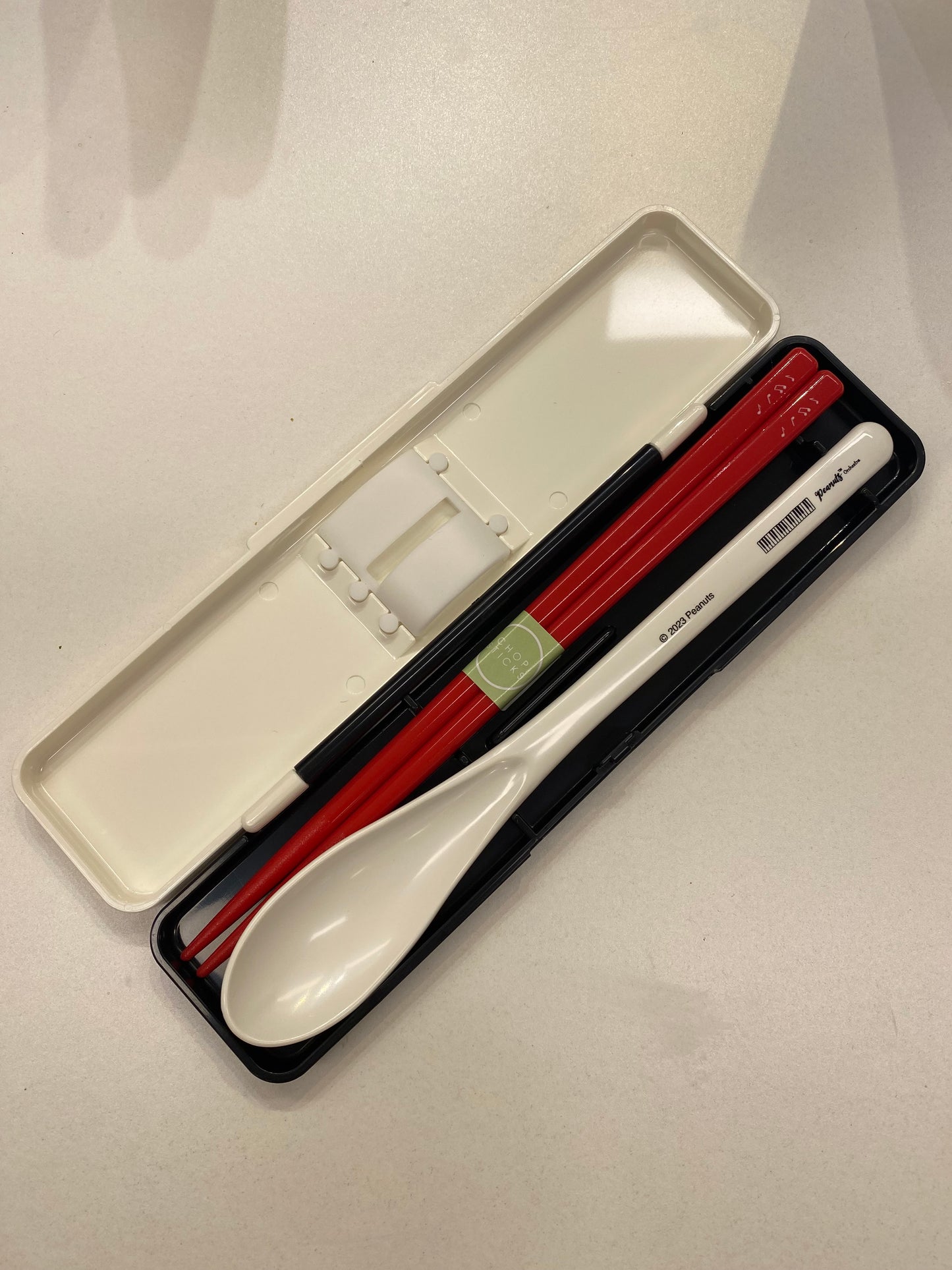 漫画スタイルの軽量で持ち運びやすい食器